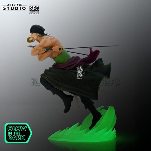 Zoro Glow in the Dark Figure One Piece | Il Nuovo Mondo Shop